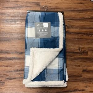 Eddie Bauer Richland Plaid Flannel Sherpa Throw Navy Blue Ivory Cream White